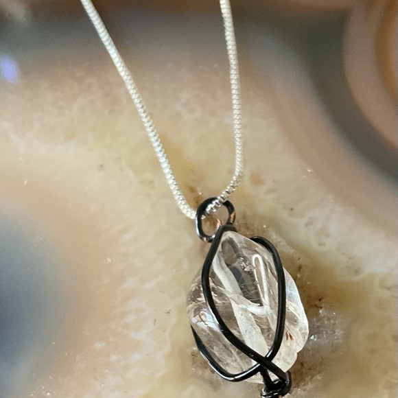 Clear quartz wire wrap necklace Handmade - Picture 1 of 7